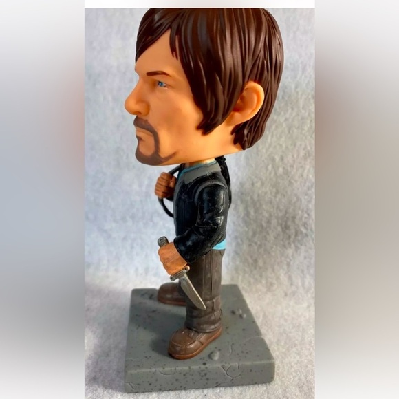Funko Wacky Wobbler 2014 AMC Walking Dead DARYL DIXON 7.5" Bobblehead - Picture 2 of 5